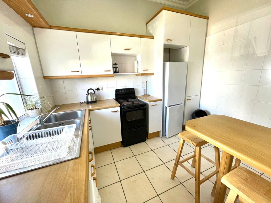 To Let 2 Bedroom Property for Rent in Bantry Bay Western Cape